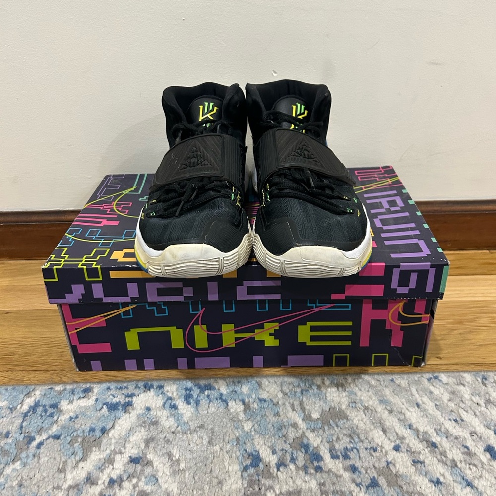 Kyrie 6 black soar-noir glow in the dark, good condition